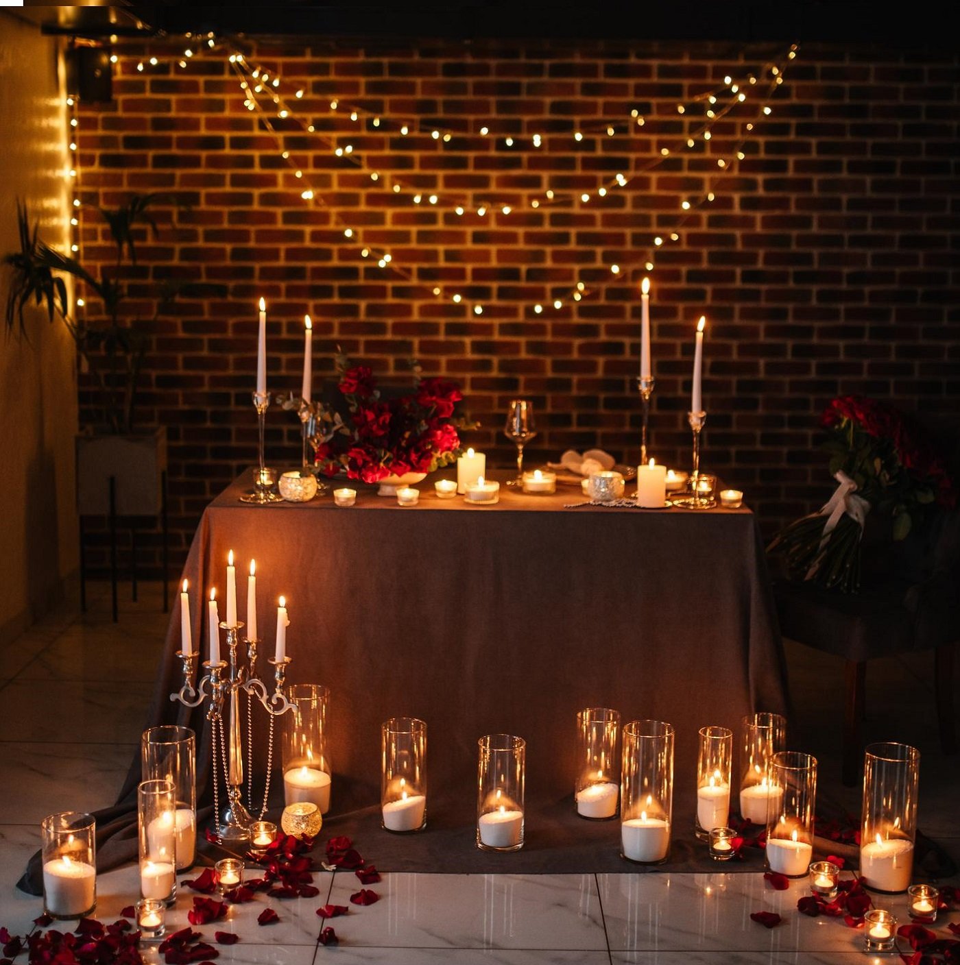 Qairo Agra | Best Cafe for Couples in Agra for Anniversary & Proposals: Romantic Ambience + Decor